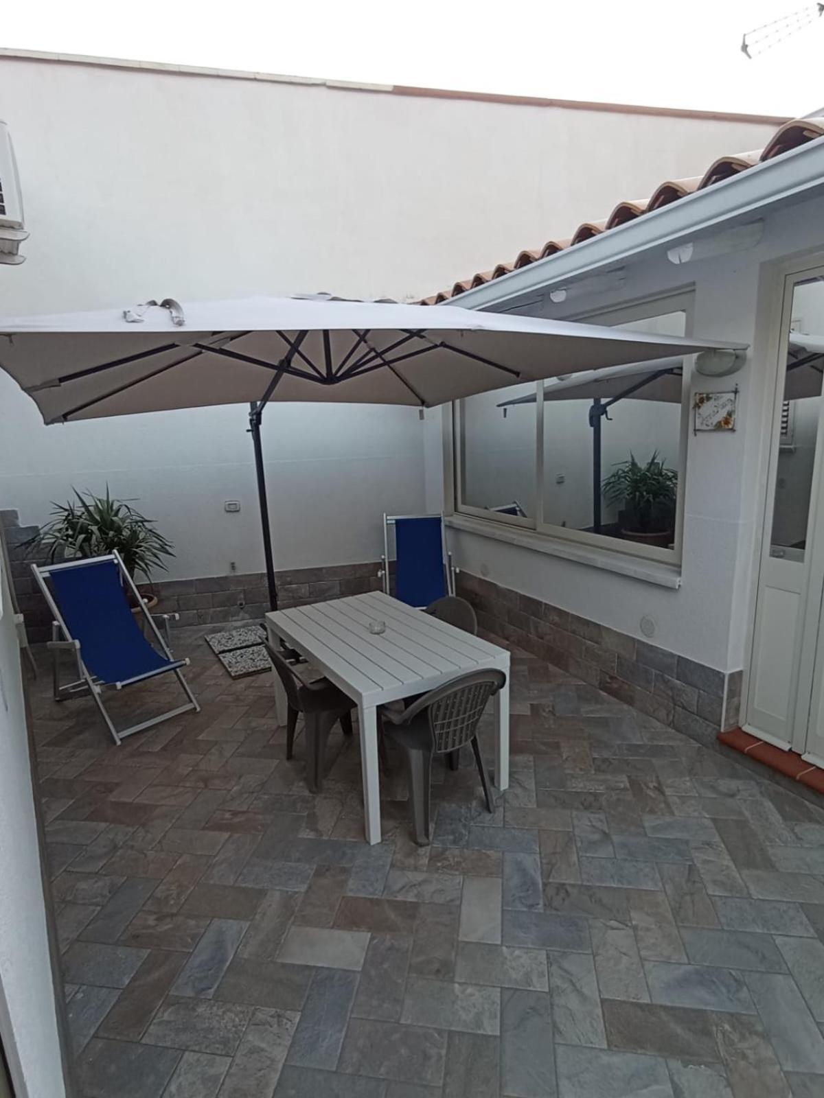 Villa Annamaria Carini Bagian luar foto